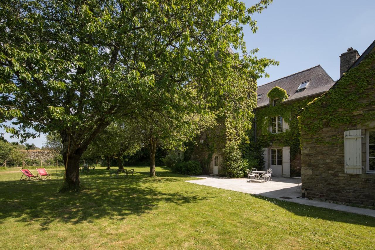 Manoir Du Vau D Arz Gites Et Chambres D Hotes Avec Piscine Malansac Ngoại thất bức ảnh